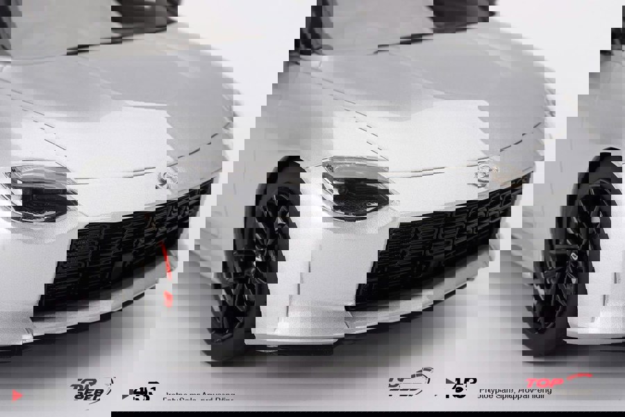 TSM Nissan Fairlady Z Version St 2023 Brilliant Silver RHD 1:18 Scale TSM TS0435