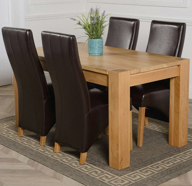 That's Furniture Kuba Medium Oak Dining Table with Lola Leather Chairs
