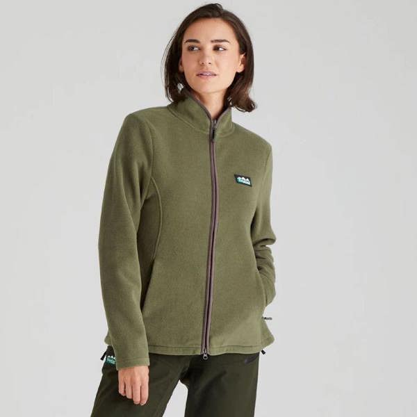 Model wearing Ridgeline women's brenna fleece jacket in Ivy Green