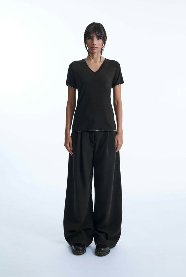 James Lakeland V-neck Black T-shirt