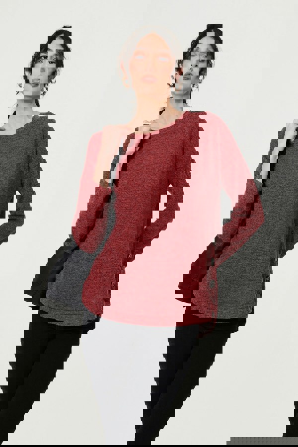 Red | Relaxed 3/4 Sleeve Button Detail Top
