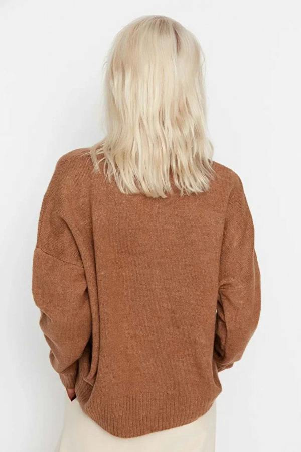 Hoxton Gal Relaxed Fit Soft-Texture Knit Sweater