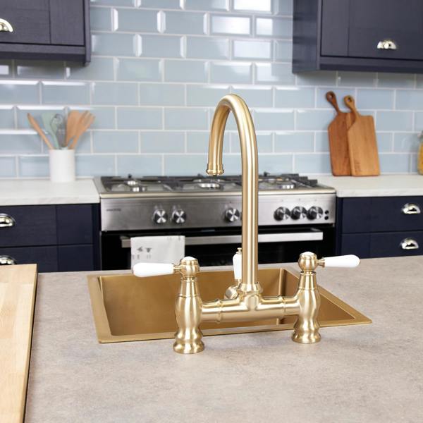 Flode klas | Traditional Bridge Style 3 in 1 Instant Boiling Tap | White Ceramic Levers | Brushed Brass Finish