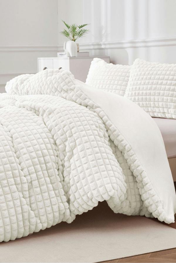 Ezysleep Super Soft Luxury Faux Fur Box Duvet