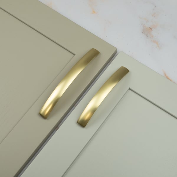 Handle & Home Brushed Brass Bow Cabinet Handle