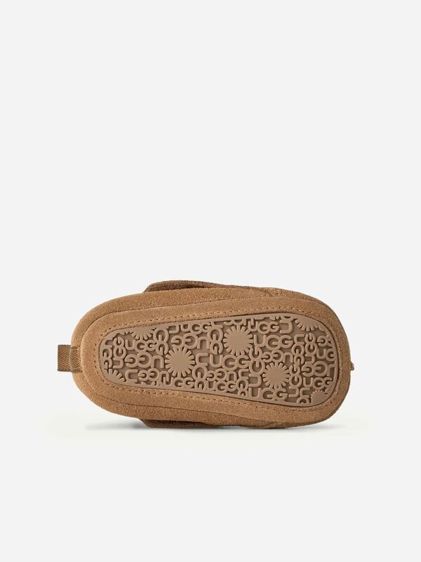 UGG Baby Tasman and Lovey Gift Set in Chestnut