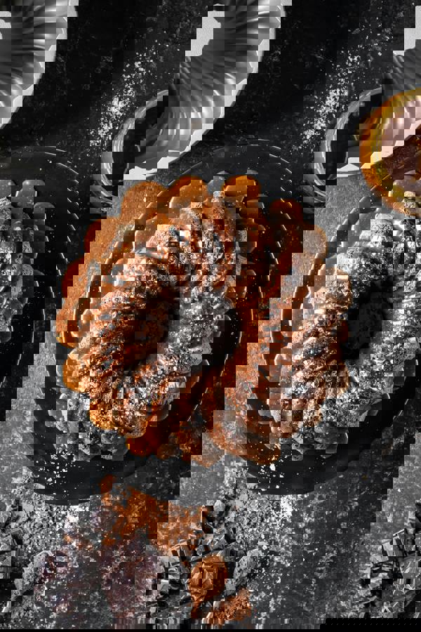 MasterClass Cast Aluminium Decorative Swirl Cake Tin, 24cm