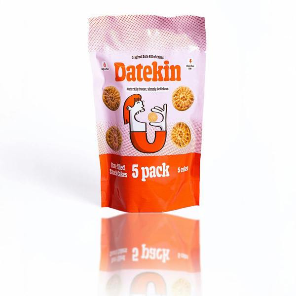 Packaging of Datekin Original date cakes with a white background and a reflection