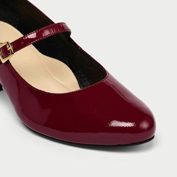 Helena red patent leather tip view