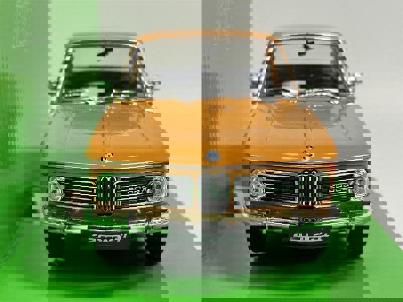 Welly BMW 2002 TI 1:24 Scale Orange Welly 24053W