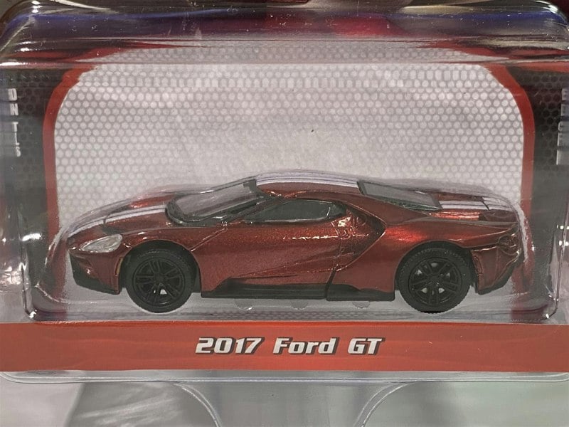 2017 ford gt red white stripe 1:64 scale greenlight 37220e