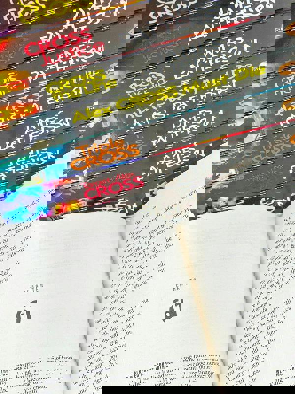 James Patterson Alex Cross Series 10 Books Collection Set (Fear No Evil, The People vs. Alex Cross, Criss Cross, Cross the Line, Deadly Cross & More)