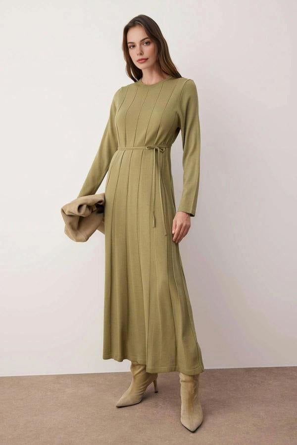 WOVCOR Belted Pleated Knit Dress