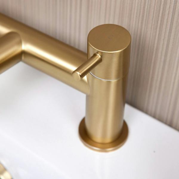 Flode Runn | Bath Filler | Brushed Brass