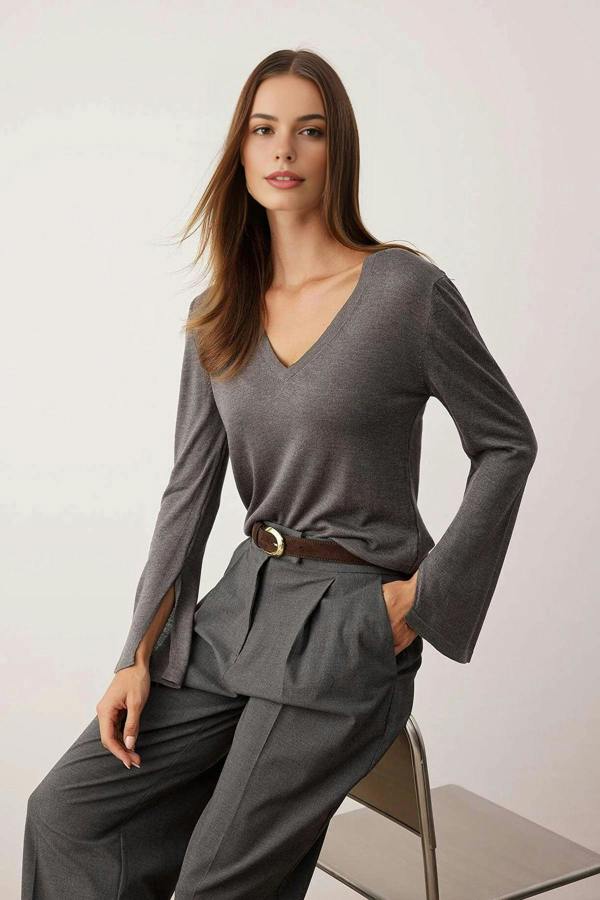 WOVCOR V-Neck Basic Knit Sweater