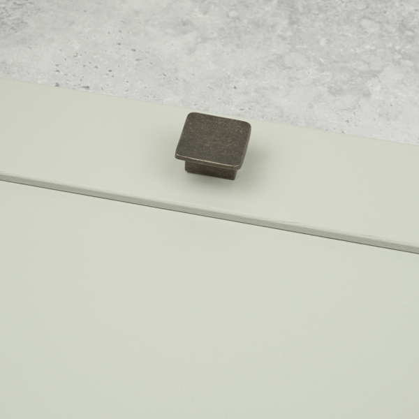 Handle & Home 32mm Antique Pewter Square Knob