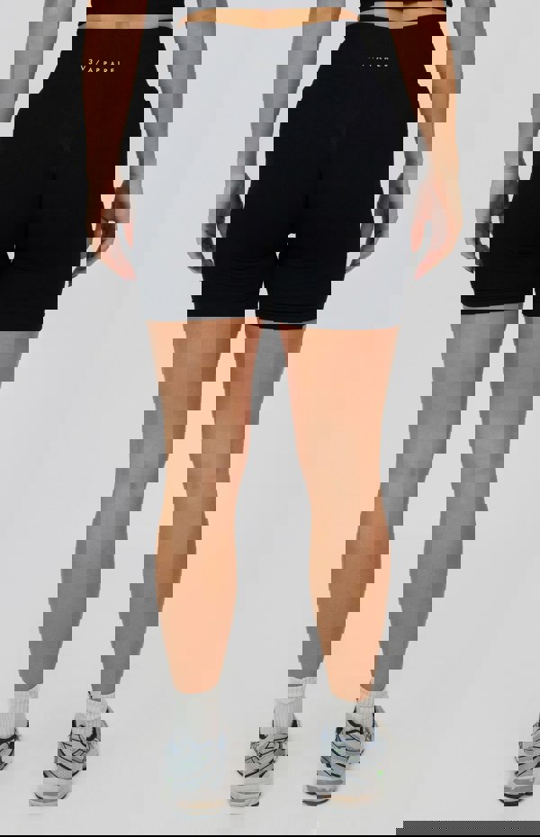 V3 Apparel Form Seamless Scrunch Shorts - Black