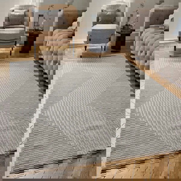 Geometric Living Room rug, beige colour, stain-resistant and non-shedding