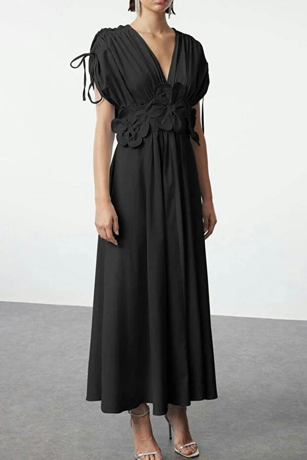 WOVCOR Floral Applique Detail V-Neck Gathered Maxi Woven Dress