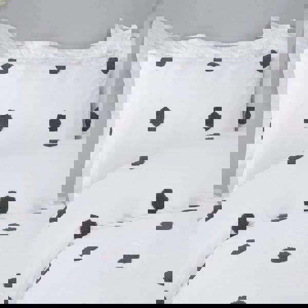 Smart Living Luxury Hotel Quality Tufted Circles Duvet Cover with Pillowcases - White