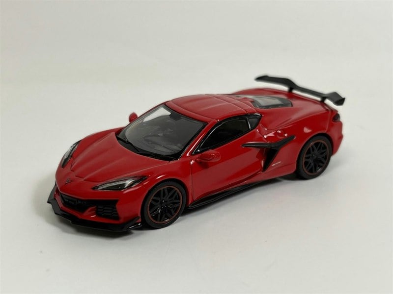 Mini GT Chevrolet Corvette Z06 Torch Red RHD 1:64 Scale MGT00477R