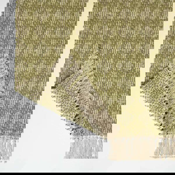 HOMESCAPES Lima Handwoven Green Cotton Textured Rug