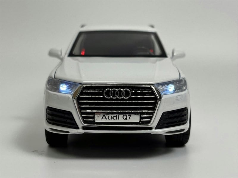 Tayumo Audi Q7 White LHD 1:32 Scale Tayumo 32140026