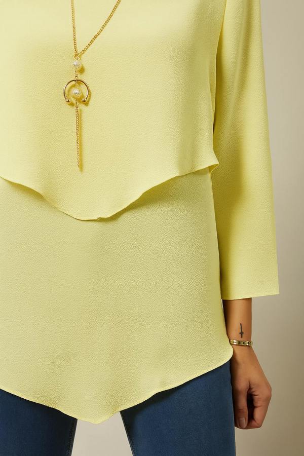 Hoxton Gal 3/4 Sleeve Relaxed Layered Top With Necklace