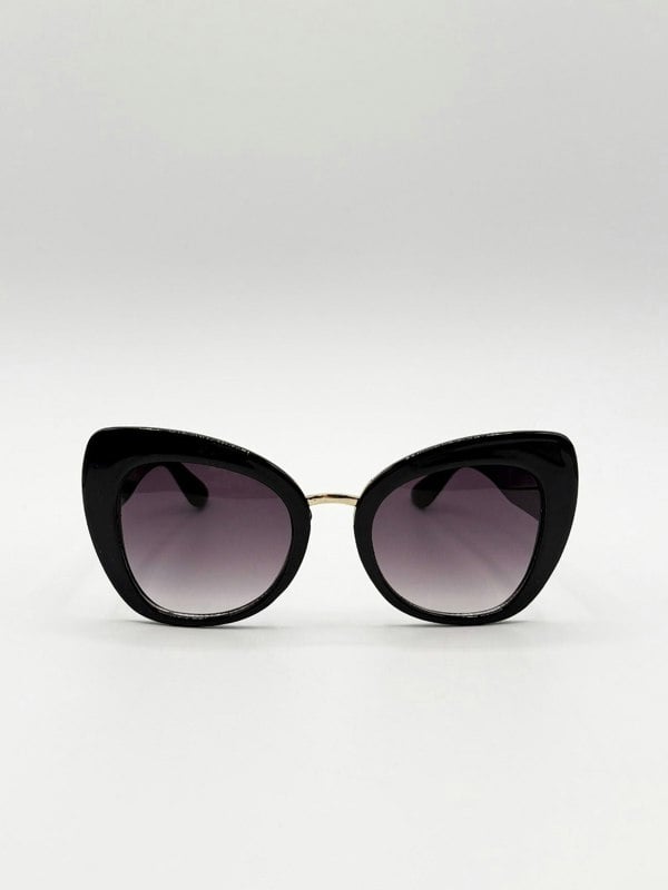 SVNX Oversized Cat-Eye Sunglasses in Black