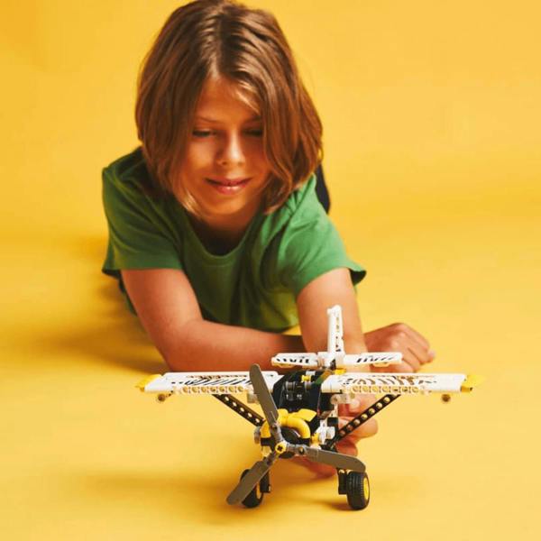 LEGO LEGO LEGO Technic Bush Plane (42198)
