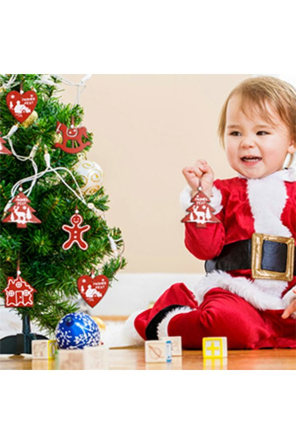 Living and Home Christmas Tree Wooden Hanging Ornament Set