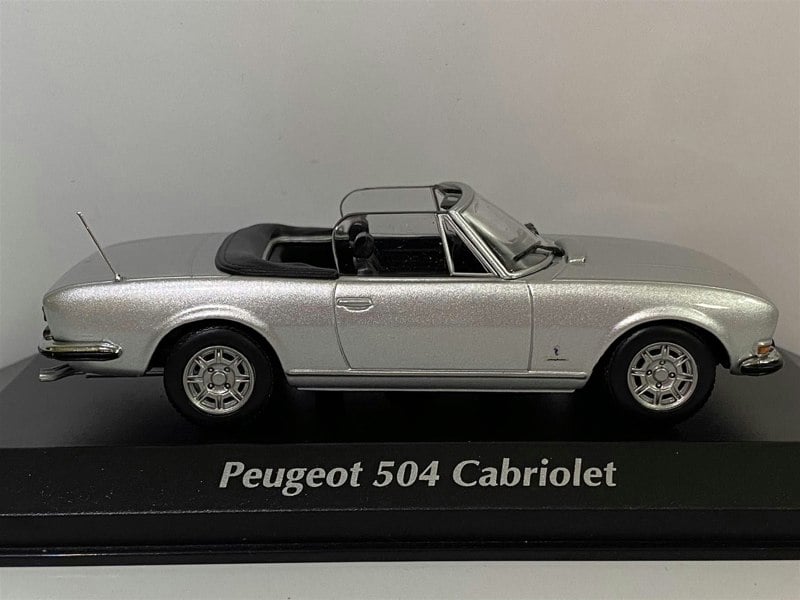 maxichamps 940112130 peugeot 504 cabriolet silver 1:43 scale boxed