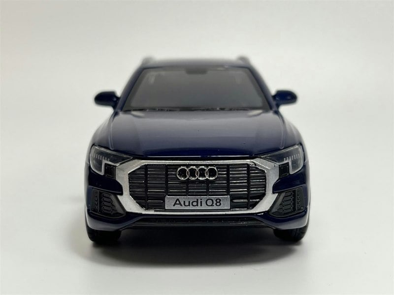 Tayumo Audi Q8 Pull Back & Go Blue LHD 1:36 Scale Tayumo 36140216