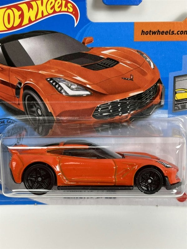Hot Wheels Corvette C7 Z06 Factory Fresh 1:64 Scale - GLN66M522 B5