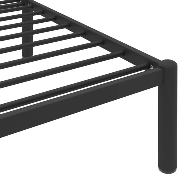 Berkfield Bed Frame Black Metal 140x200 cm