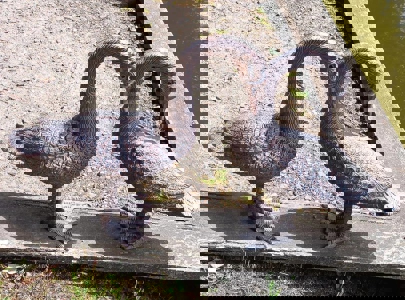 Inspirational Gifting Pair of Geese Garden Sculpture Ornaments