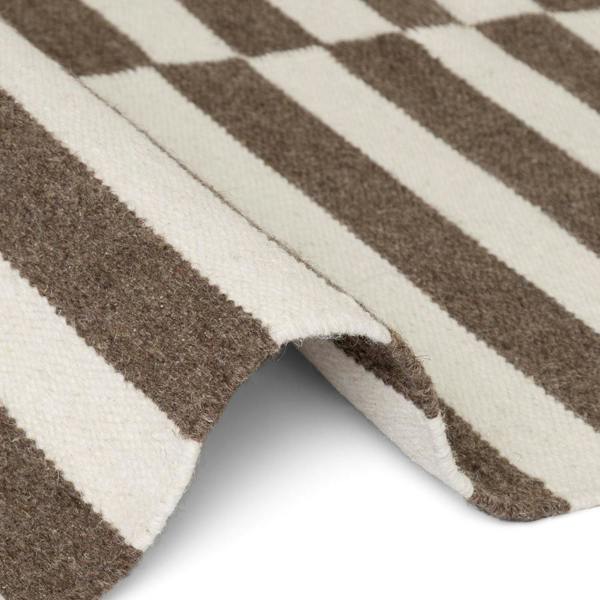 Vika Brown Wool Rug sound-absorbing rug, long-lasting, hand-made rug.