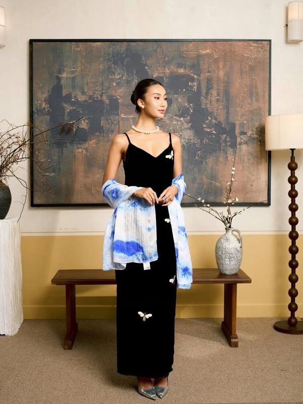 Sky Blue Shibori Silk Scarf – Hand-Dyed Mulberry Silk, Headscarf & Spring Wrap
