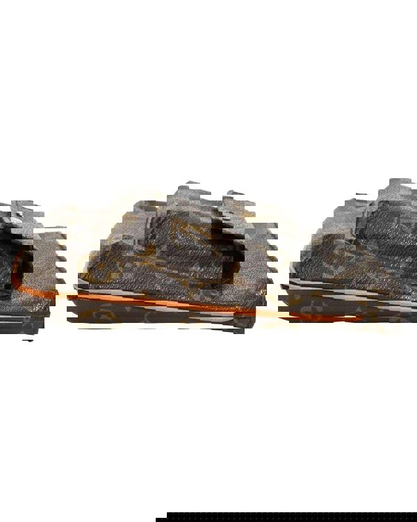 221852057.jpg