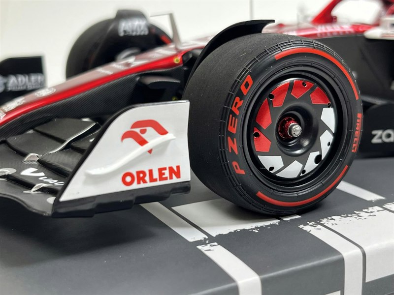 Minichamps Valtteri Bottas 2022 Alfa Romeo F1 Team Orlen Bahrain GP 1:18 Minichamps 117220177