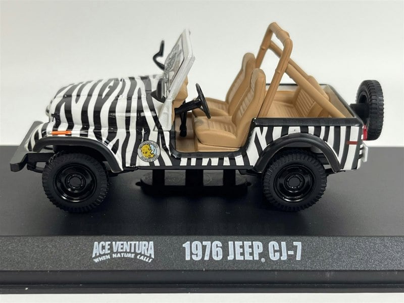 Greenlight Ace Ventura When Nature Calls 1976 Jeep CJ-7 1:43 Scale Greenlight 86574