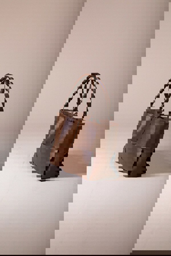 SVNX Wide Woven Tote Bag In Dark Brown