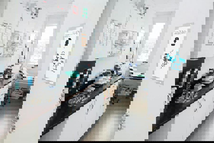 Durable DURAFRAME Self Adhesive Magnetic Signage Frame | A4 Silver