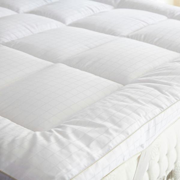 Soak&Sleep Soft As Down With Silk Mattress Topper