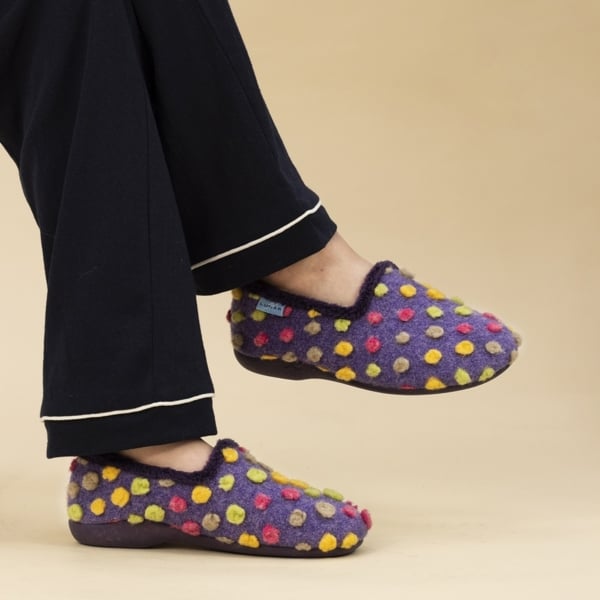 Lunar Womens Helix Polka Dot Slippers - Purple