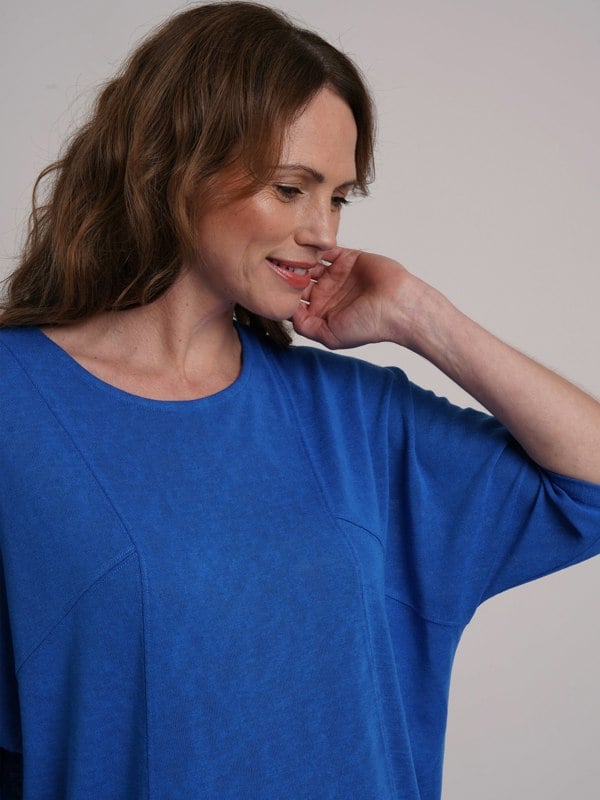 VIZ-A-VIZ Batwing Sleeve Top
