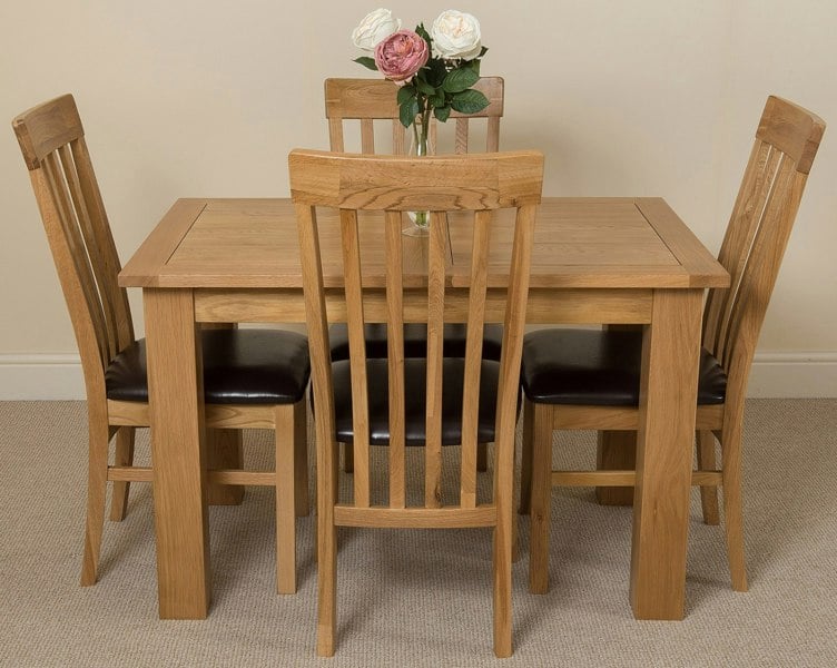 That's Furniture Hampton Small Oak Extending Dining Table with 4 Harvard Oak Chairs