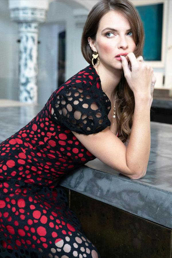 HotSquash A-Line Lace Dress with Contrast Lining