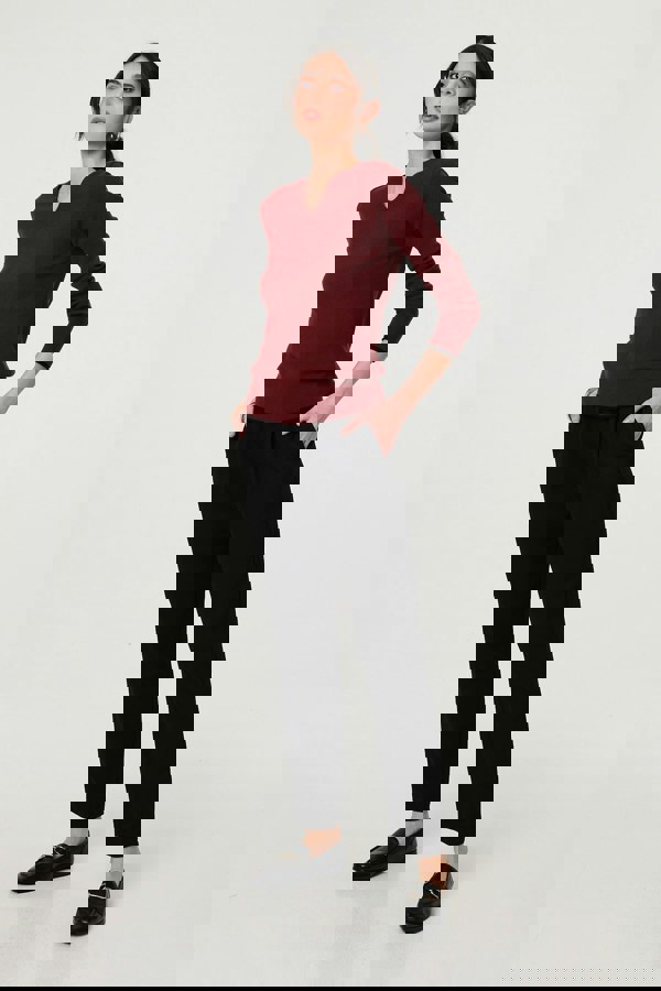 Red | Contrast Trim V-Neck Knit Top
