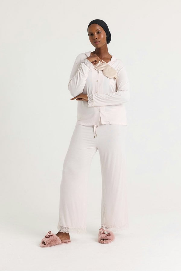 Pretty You London Women's Bamboo Lace Long Pyjama Set in Powder Puff